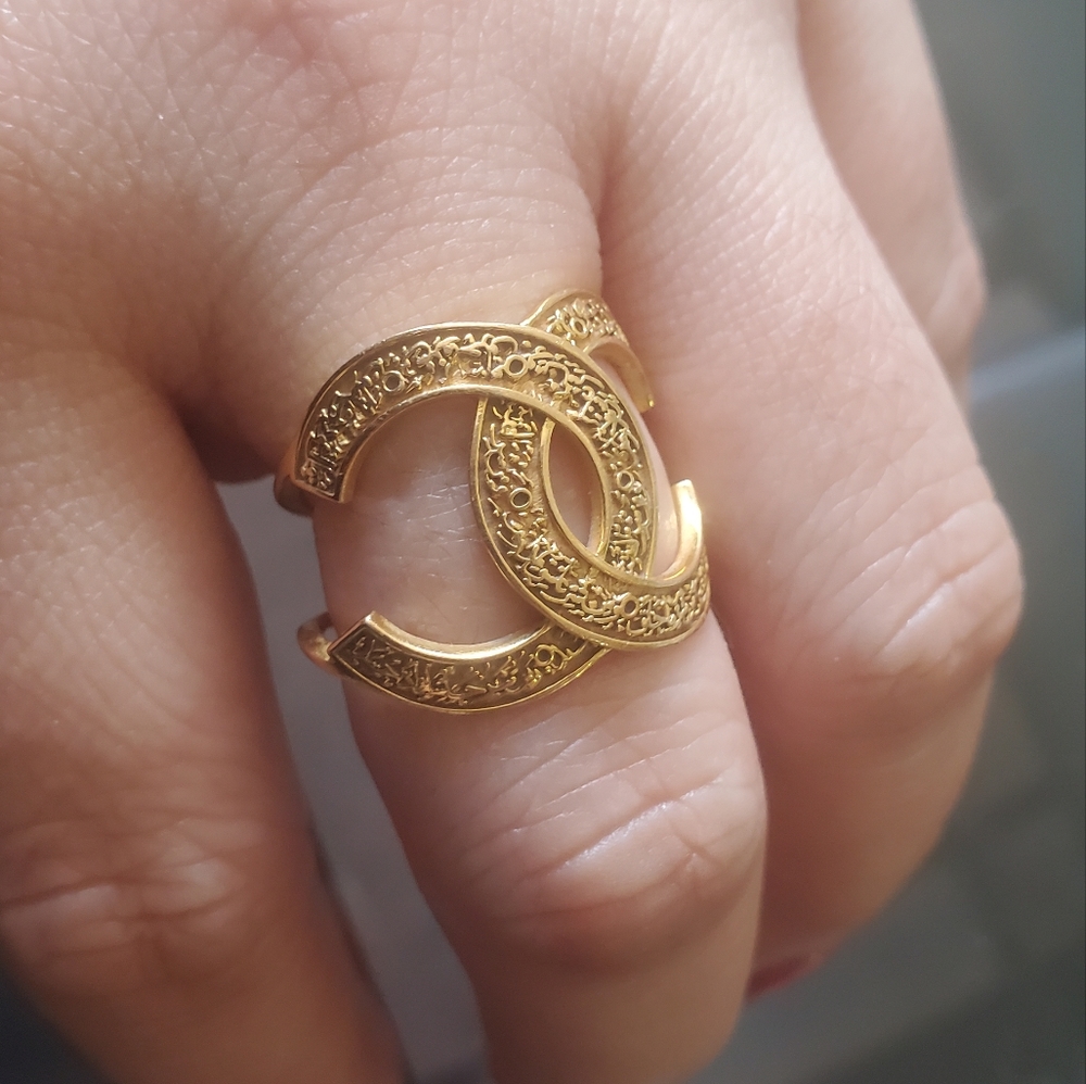 21K solid Yellow gold ring pawnable
